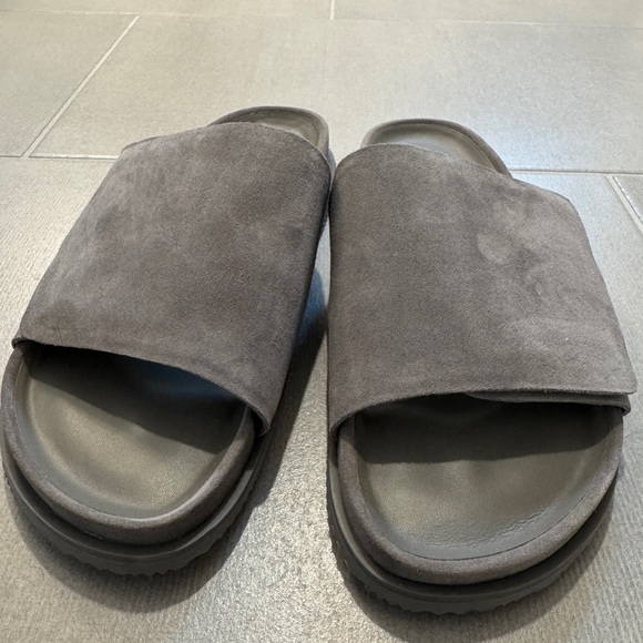 Vince Other - NWOT Vince Del Rey Men's Gray Suede Slide Sandal